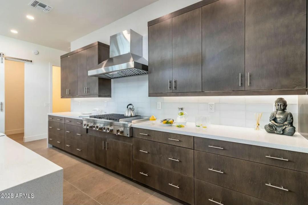 Real Estate Picture 21
