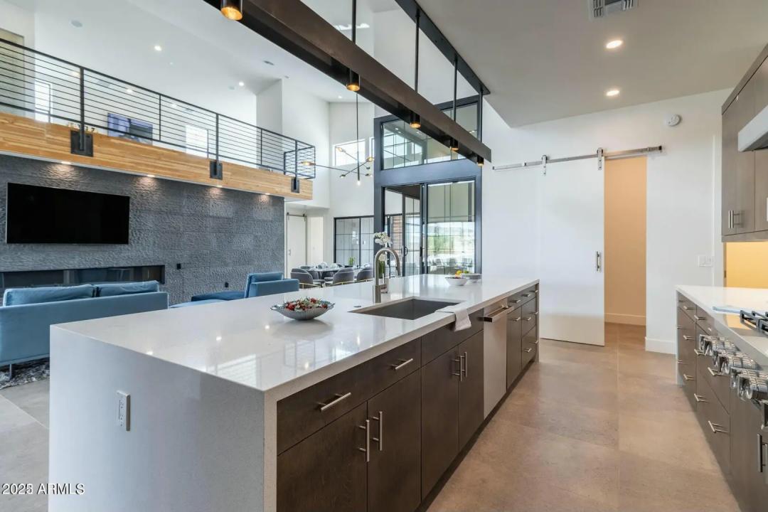 Real Estate Picture 22