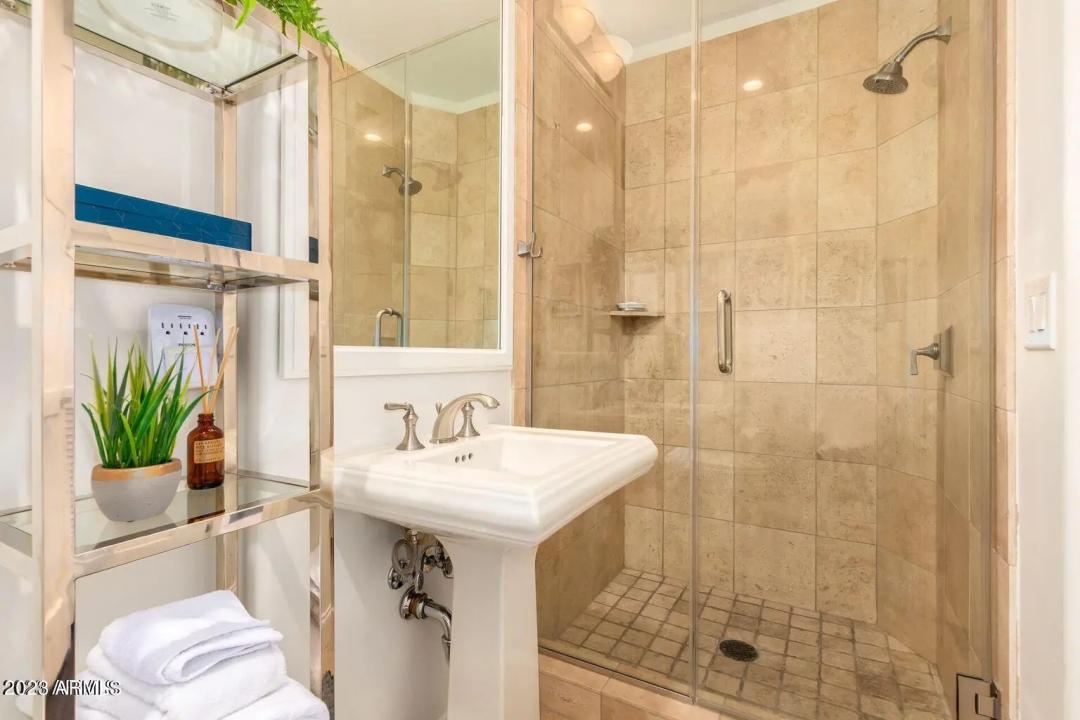 Real Estate Picture 33