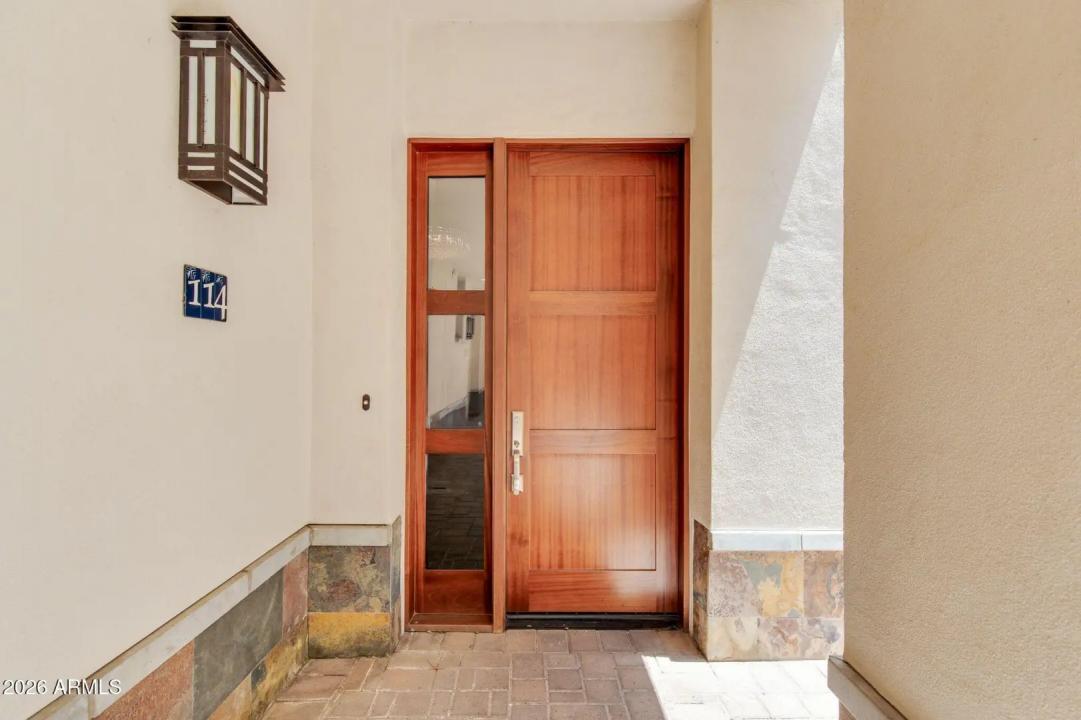 Real Estate Picture 5