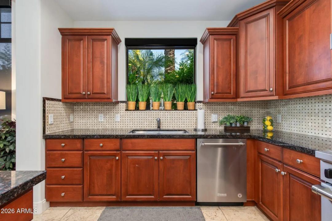 Real Estate Picture 10