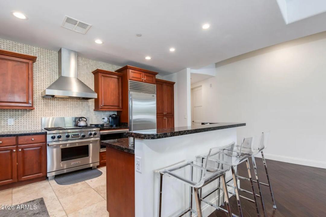 Real Estate Picture 12