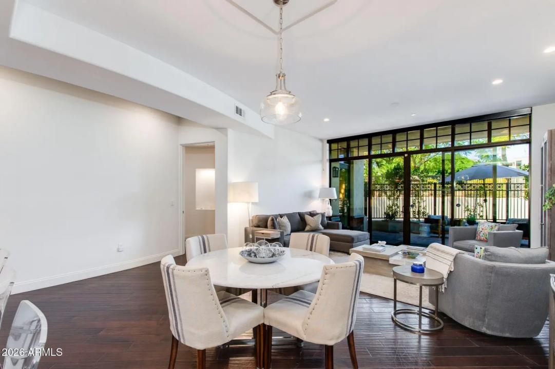 Real Estate Picture 14