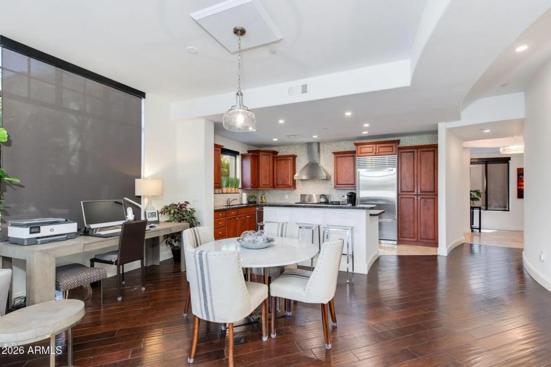 Real Estate Picture 15