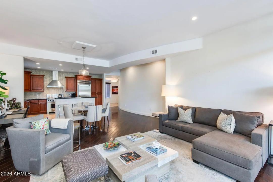 Real Estate Picture 17