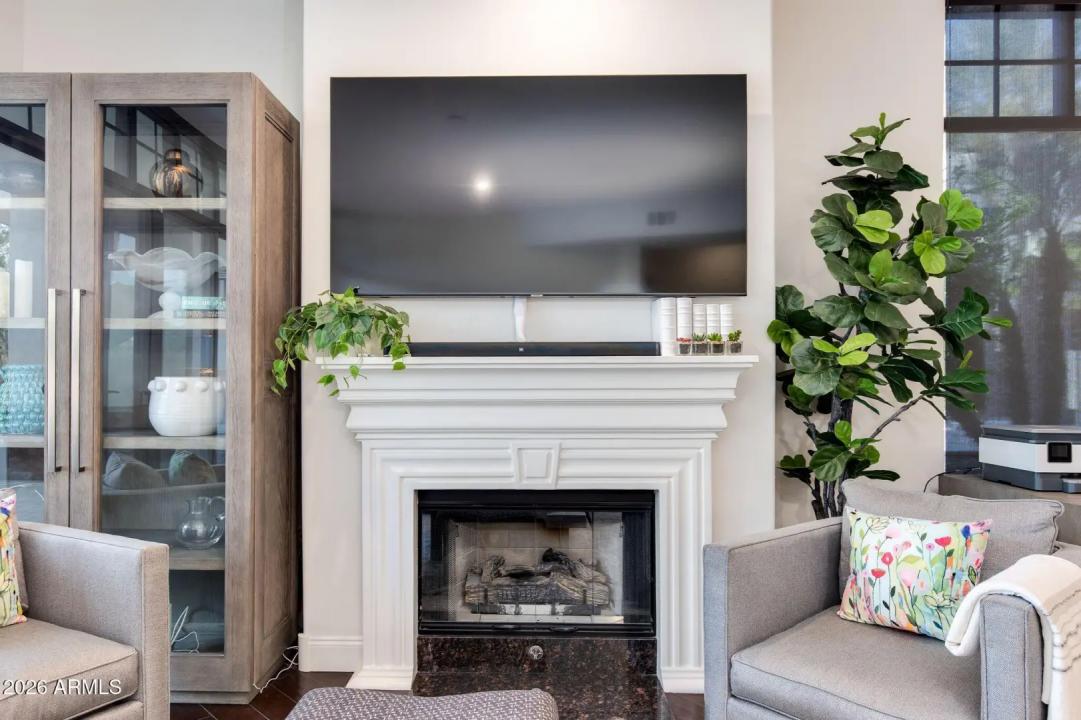 Real Estate Picture 19