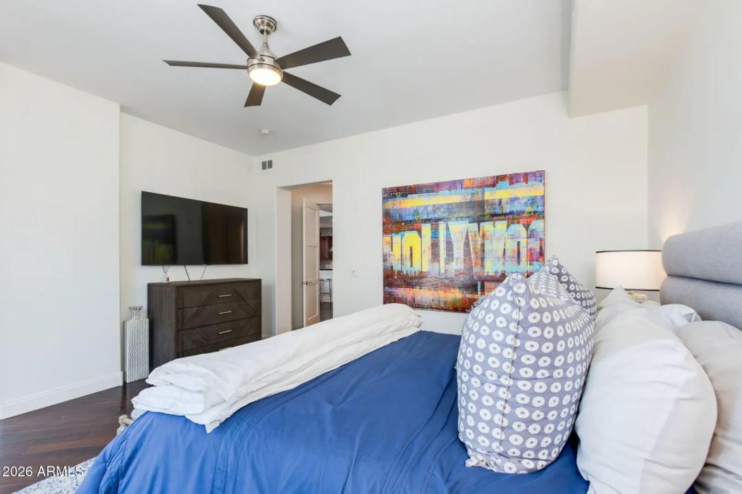 Real Estate Picture 23