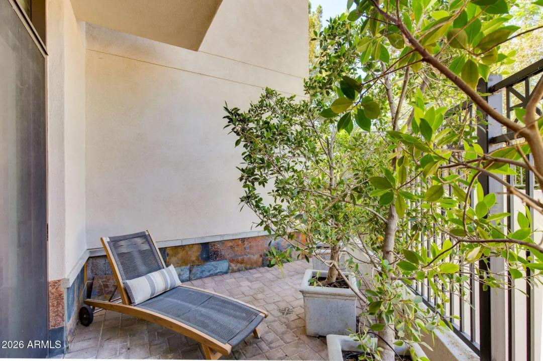 Real Estate Picture 24