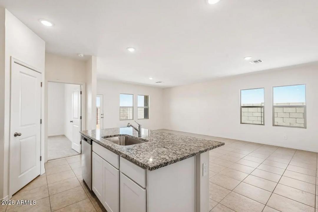 Real Estate Picture 24