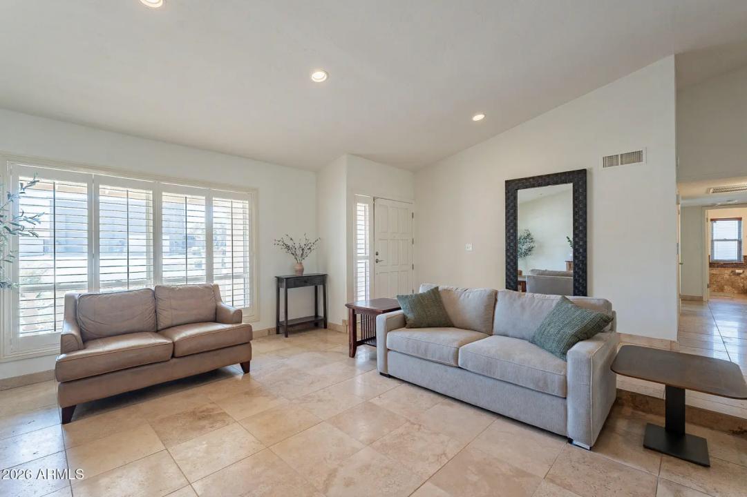Real Estate Picture 8