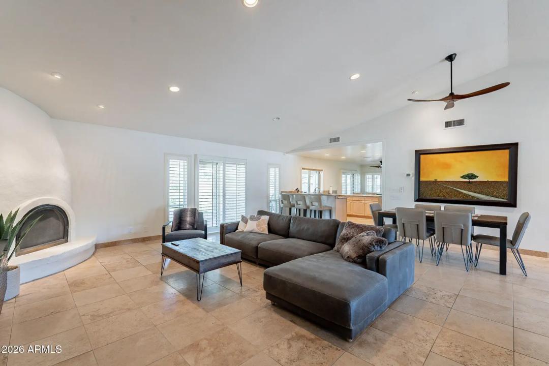 Real Estate Picture 10