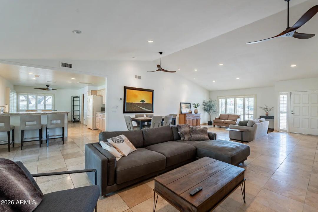 Real Estate Picture 11