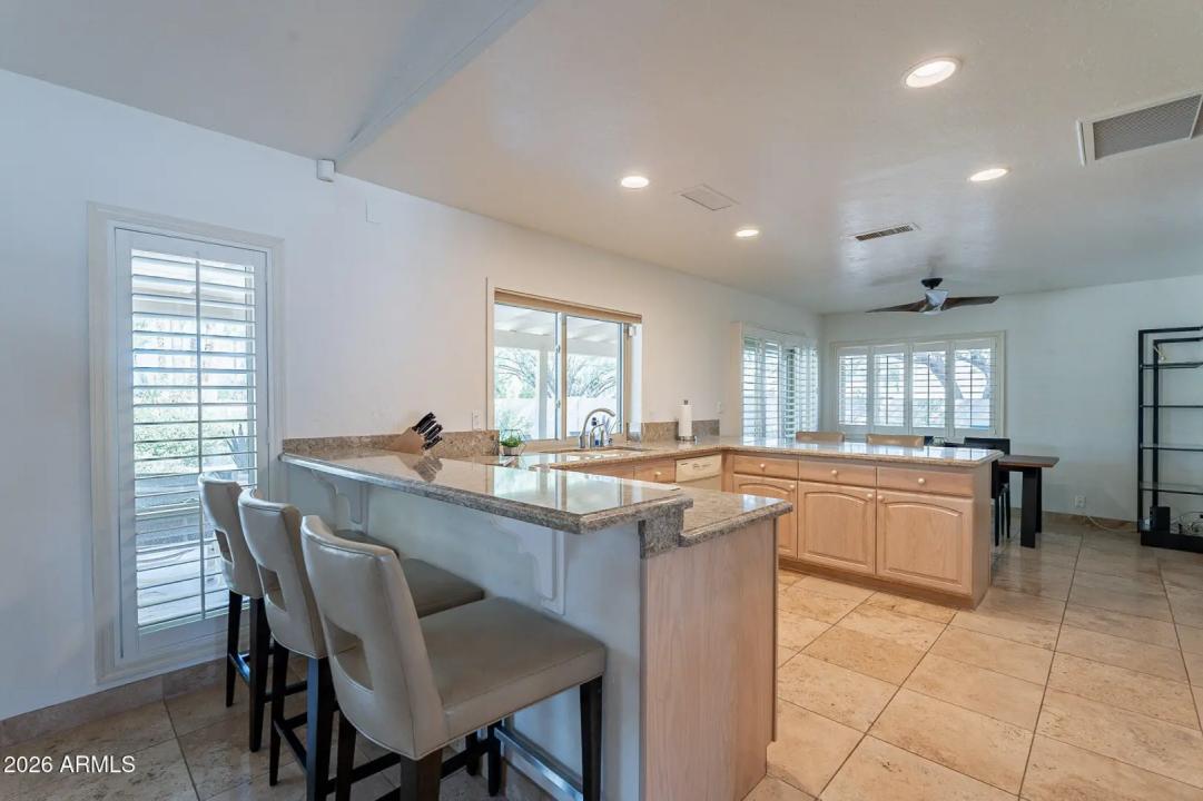 Real Estate Picture 15