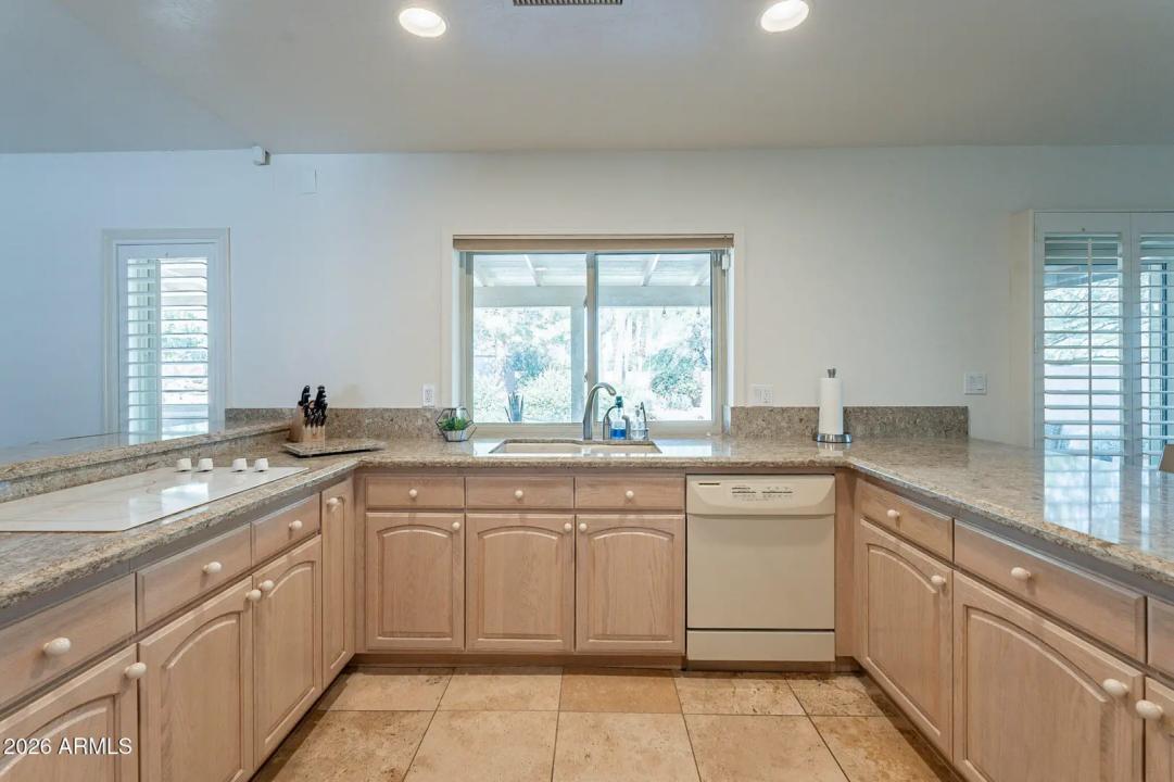 Real Estate Picture 16