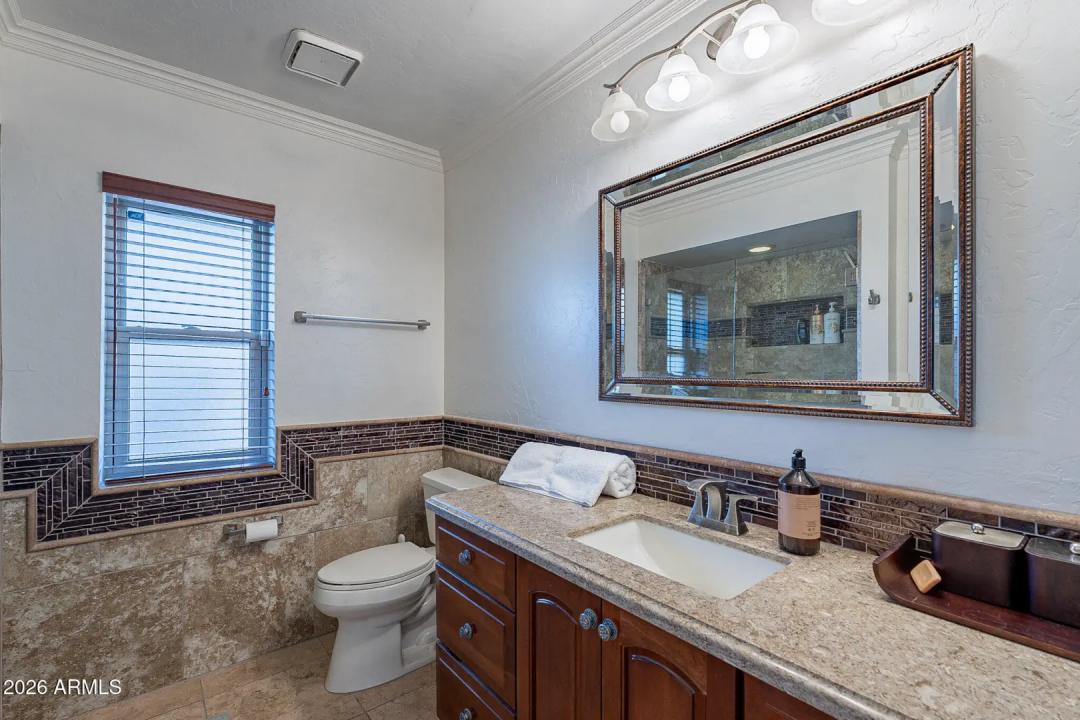 Real Estate Picture 33