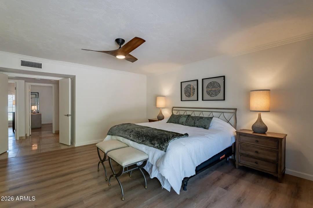Real Estate Picture 24
