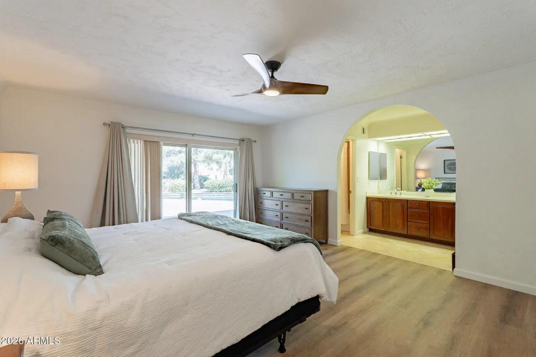 Real Estate Picture 25