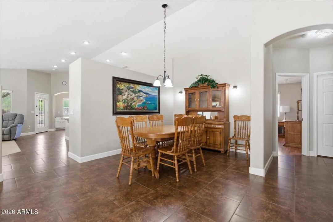 Real Estate Picture 8