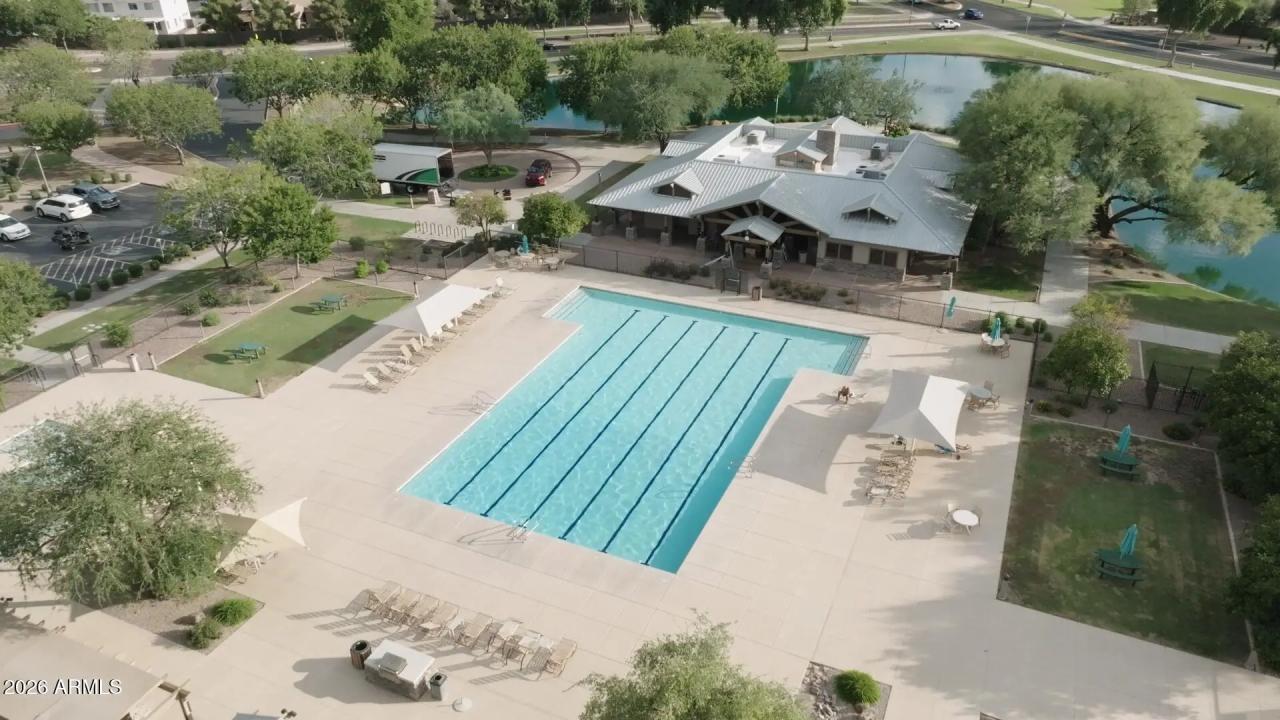 Real Estate Picture 3