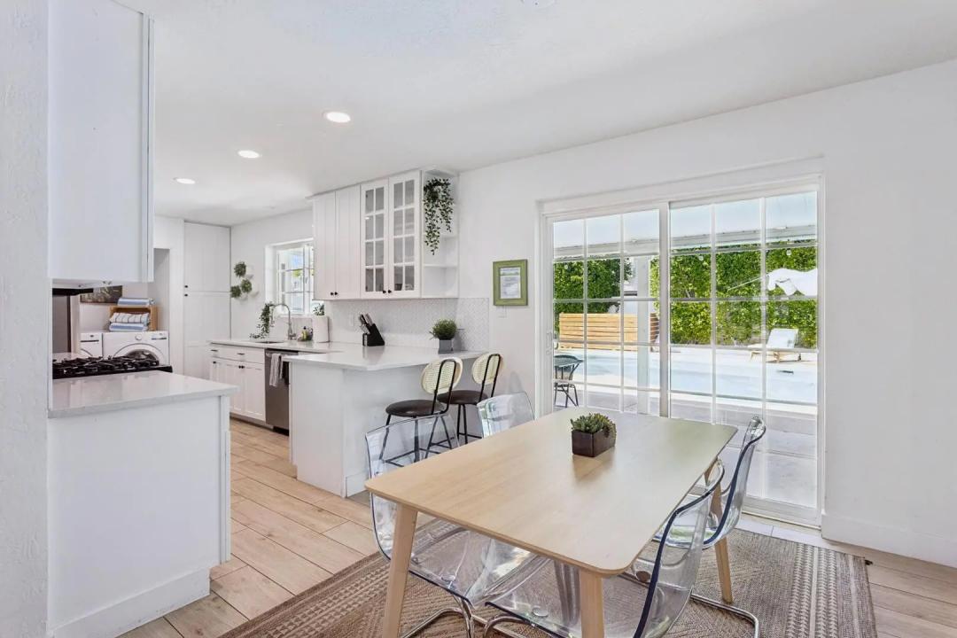 Real Estate Picture 5