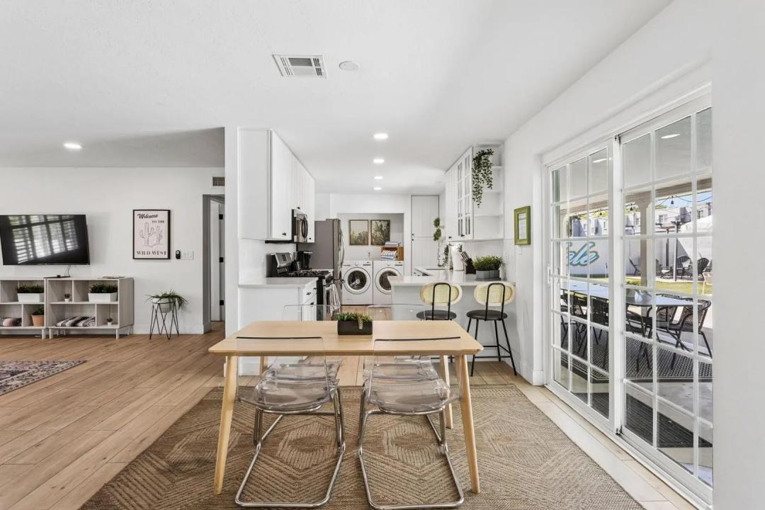 Real Estate Picture 9