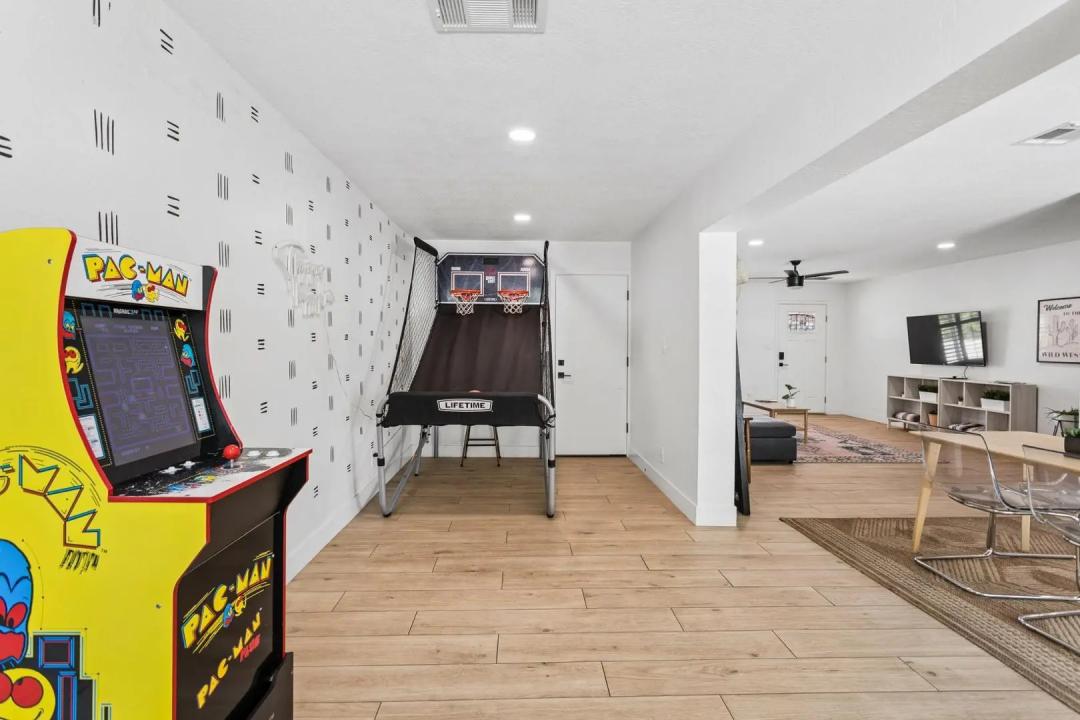 Real Estate Picture 15