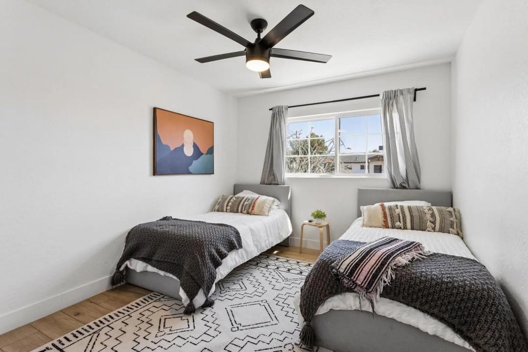 Real Estate Picture 18