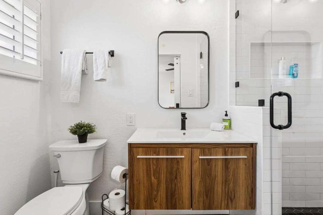 Real Estate Picture 13