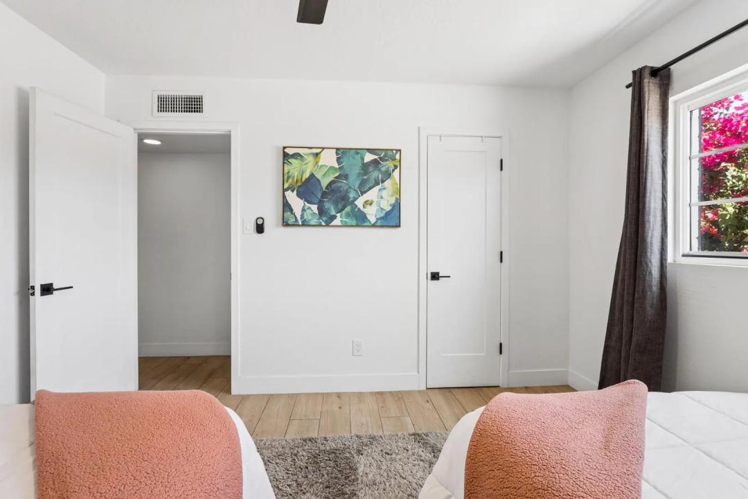 Real Estate Picture 17