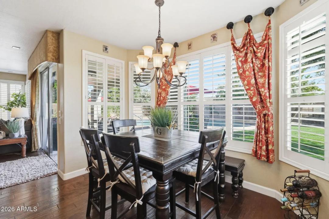 Real Estate Picture 12