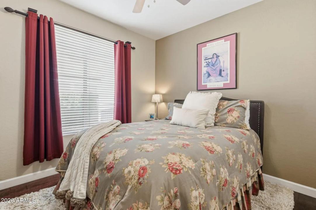 Real Estate Picture 14