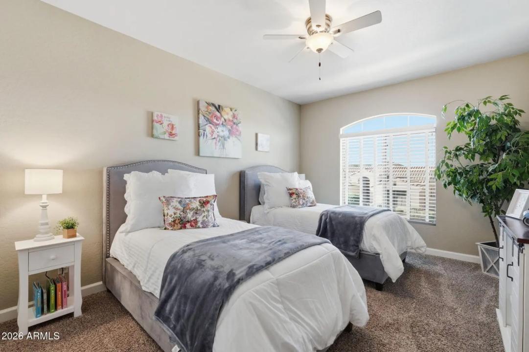 Real Estate Picture 23