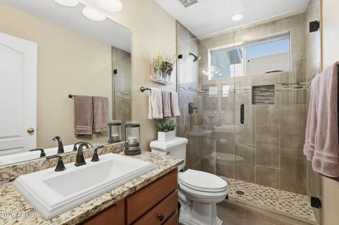 Real Estate Picture 15