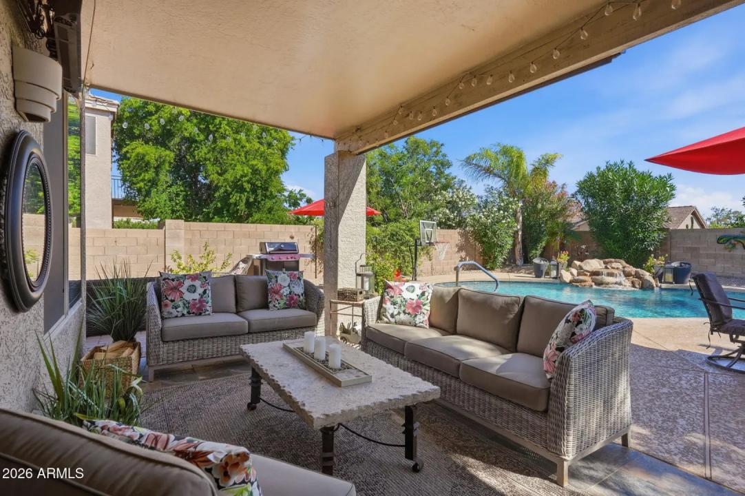 Real Estate Picture 25