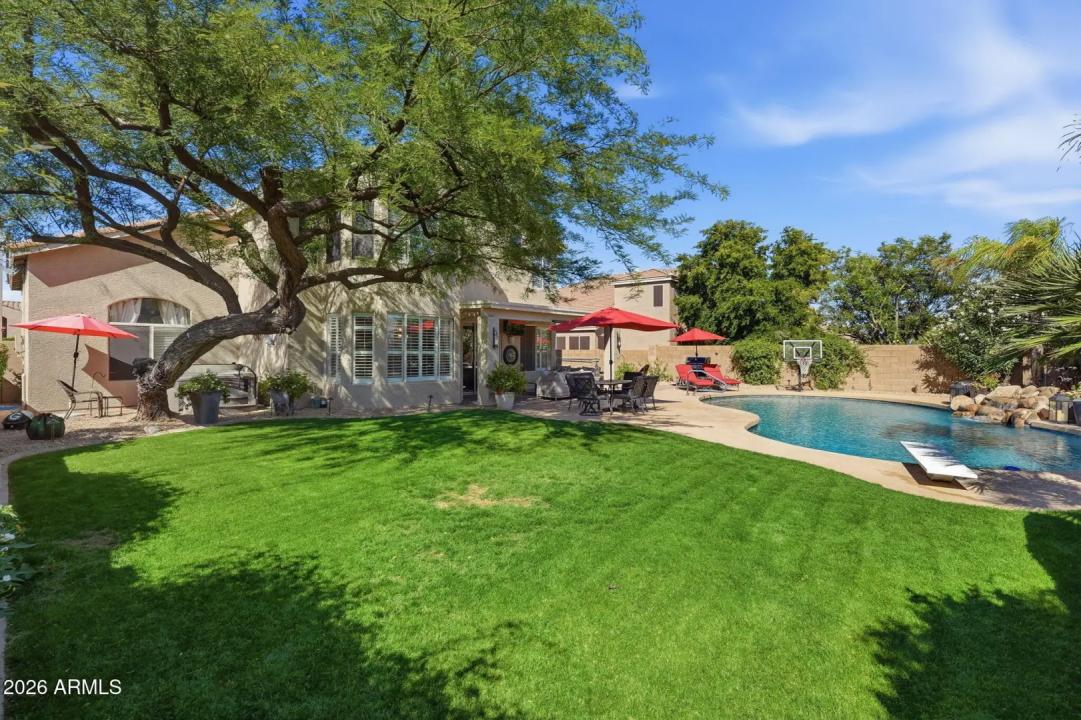Real Estate Picture 30