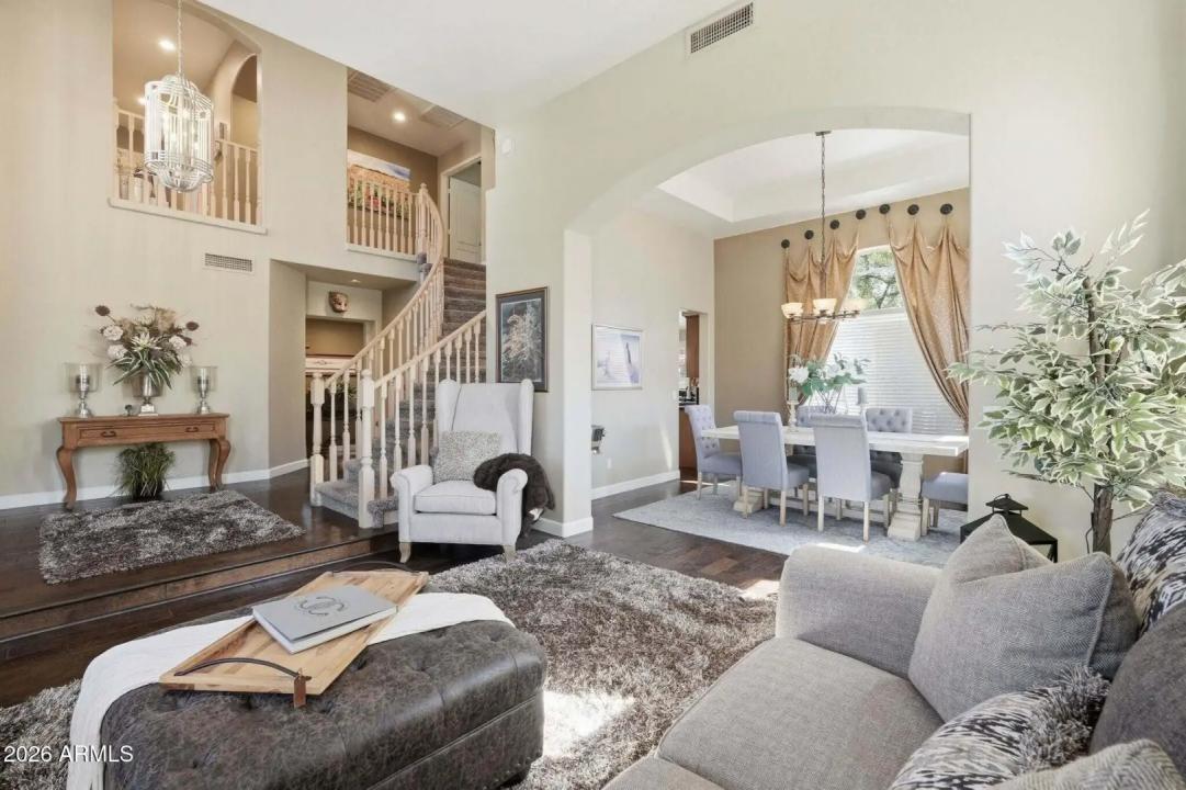 Real Estate Picture 4