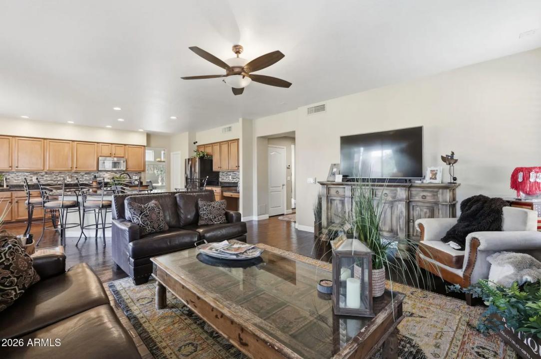 Real Estate Picture 6