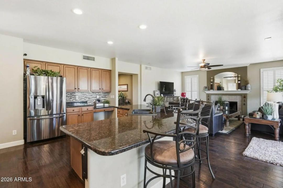 Real Estate Picture 9