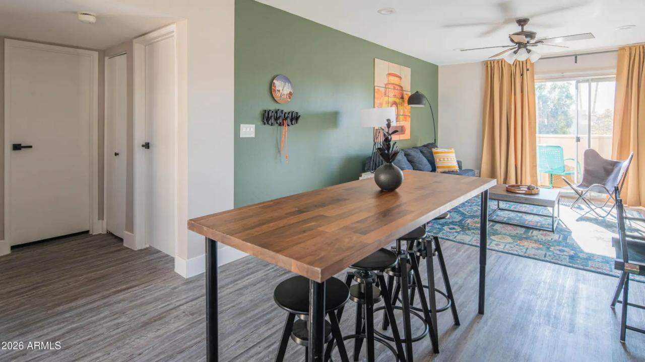 Real Estate Picture 9