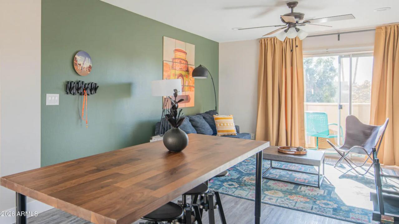 Real Estate Picture 10