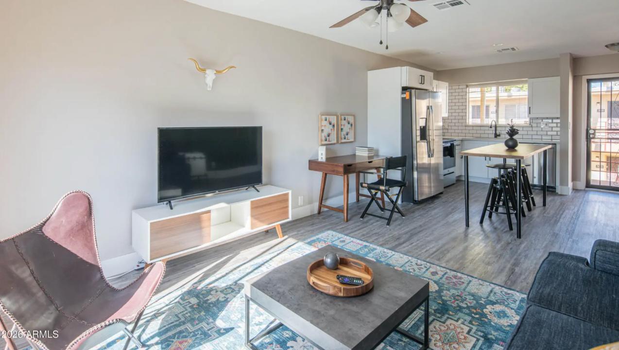 Real Estate Picture 14