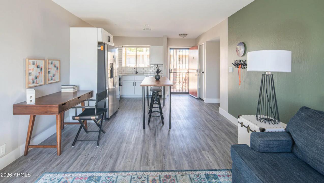 Real Estate Picture 15