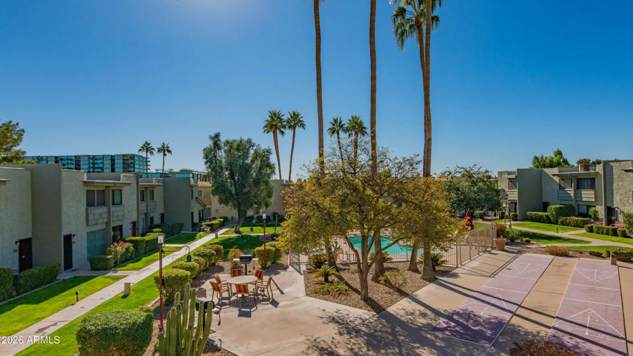 Real Estate Picture 25