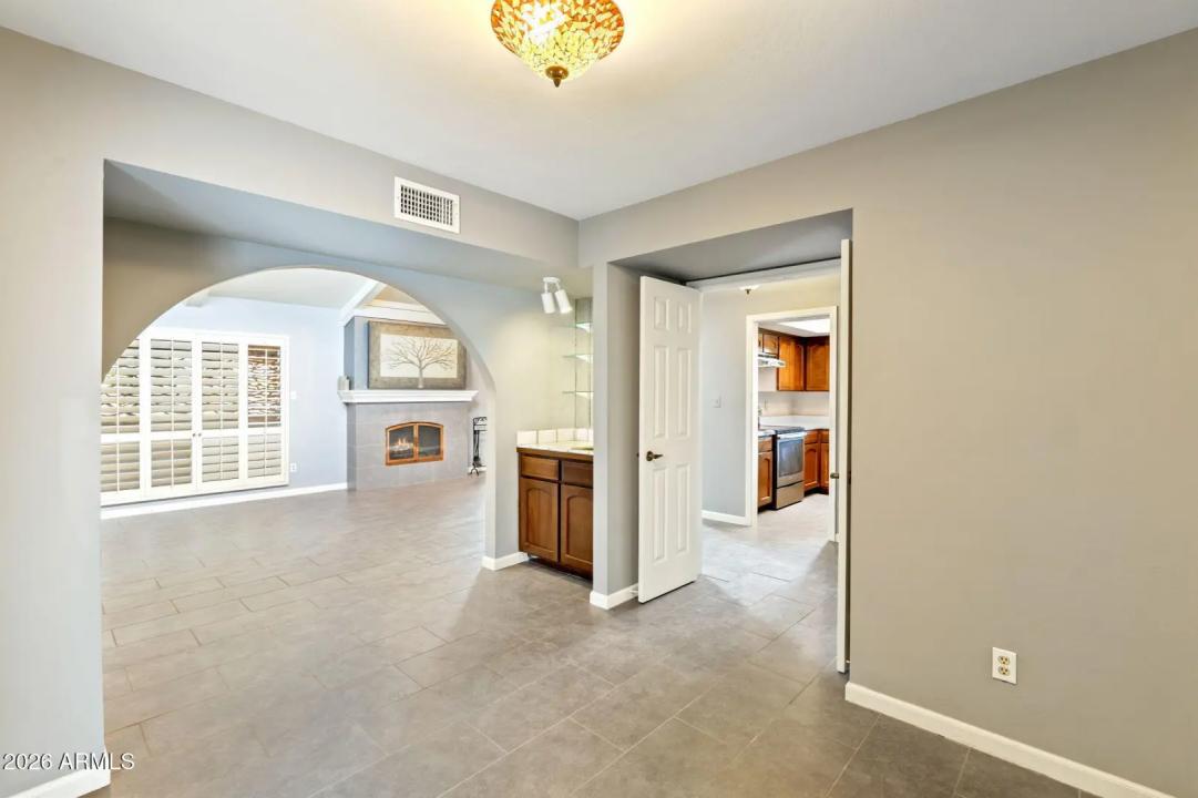 Real Estate Picture 3