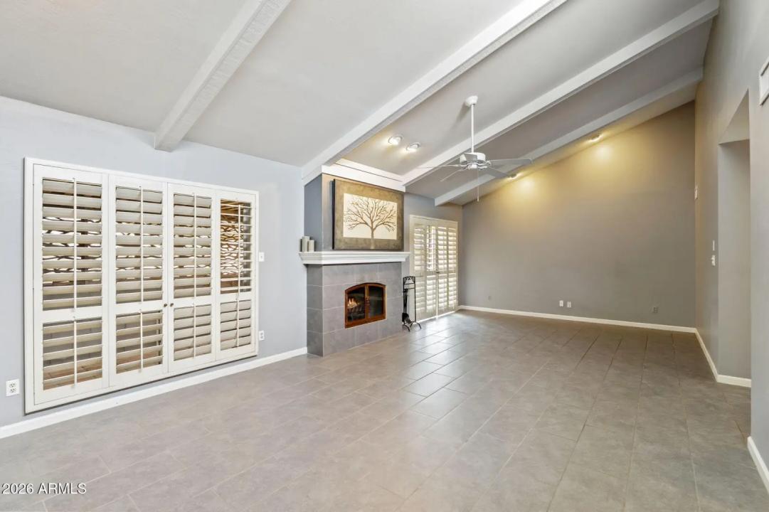 Real Estate Picture 5