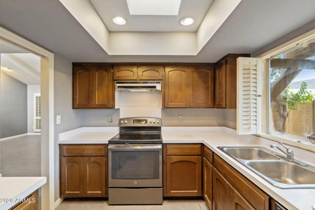 Real Estate Picture 8