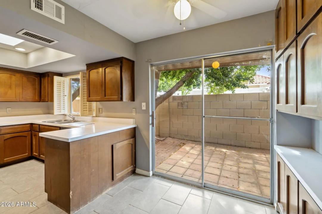 Real Estate Picture 9