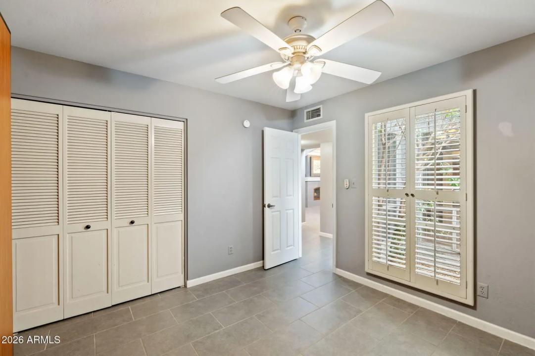 Real Estate Picture 11