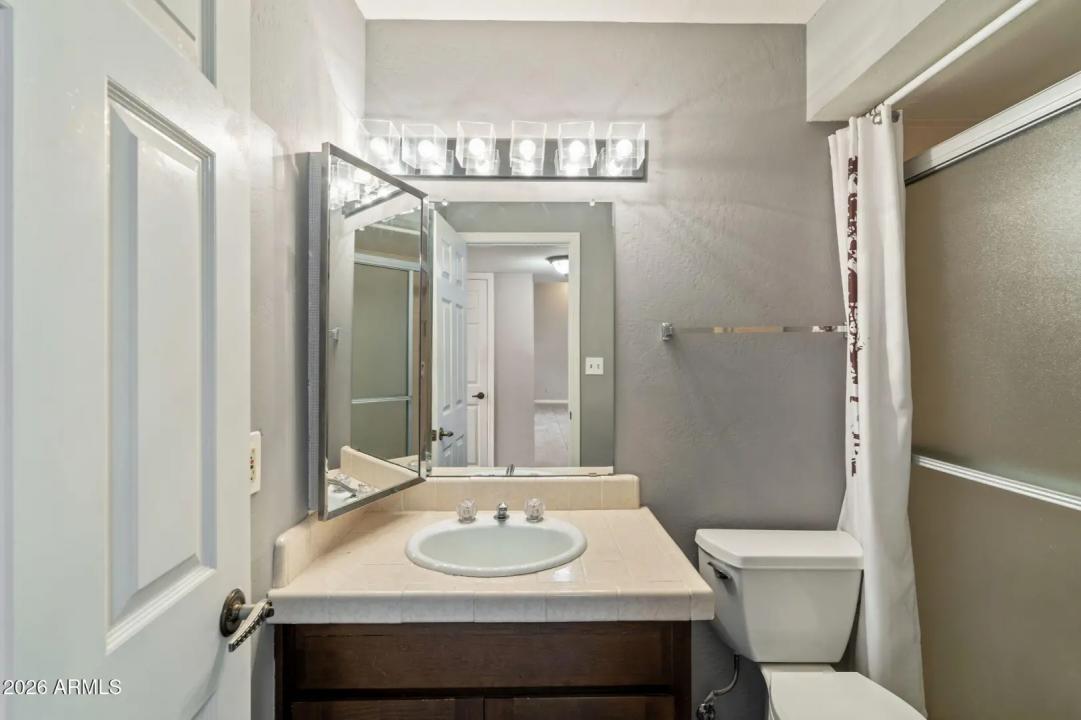 Real Estate Picture 12