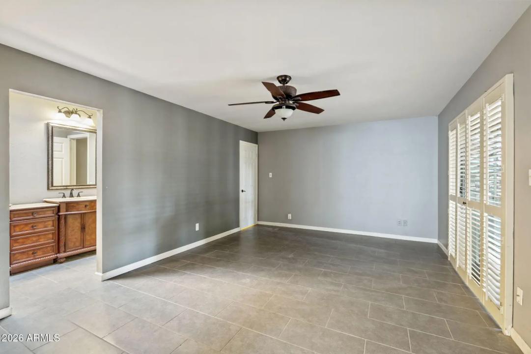 Real Estate Picture 14